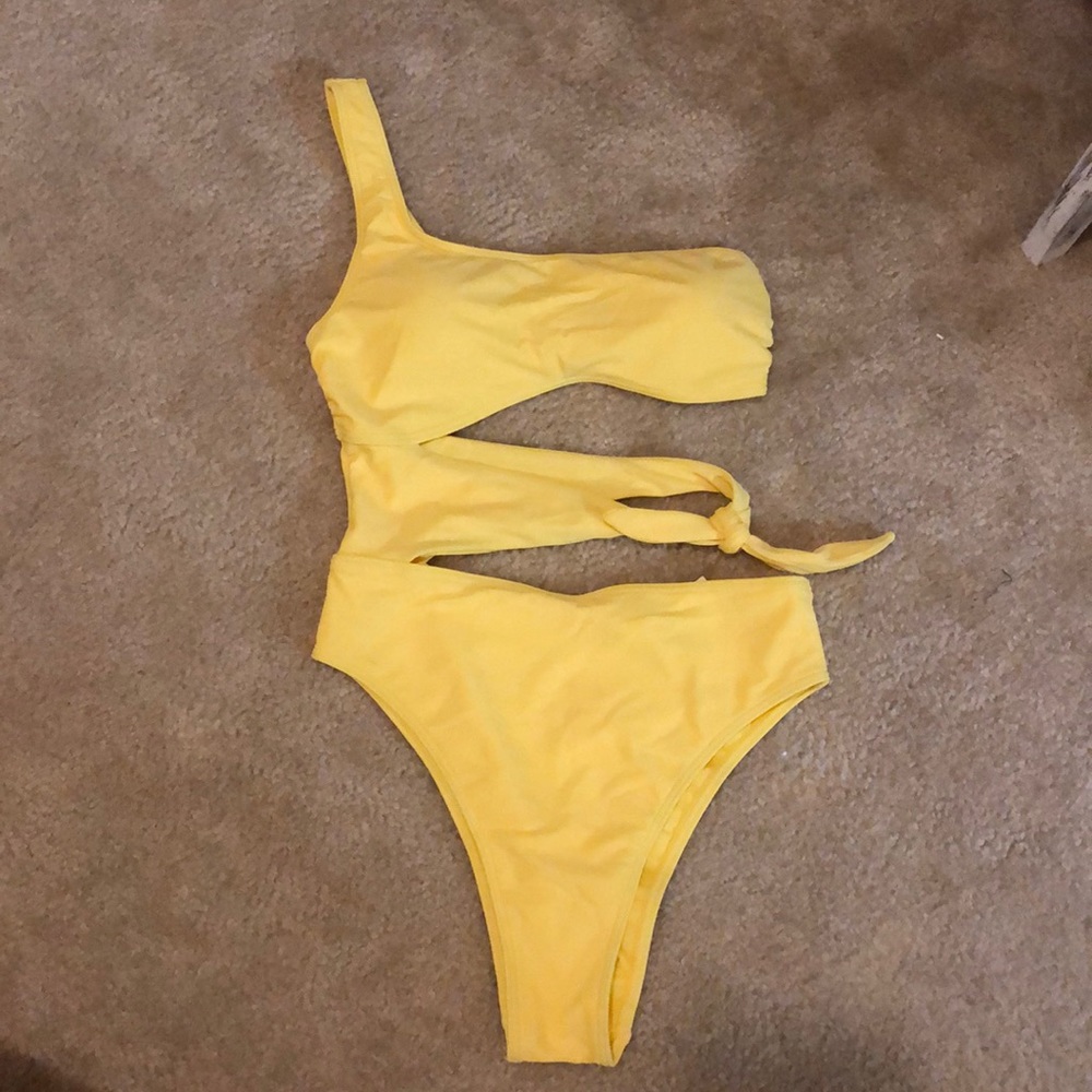 Abercrombie & Fitch one piece, one shoulder suit